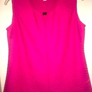 Calvin Klein- NWOT- Pink sleeveless with gold bar